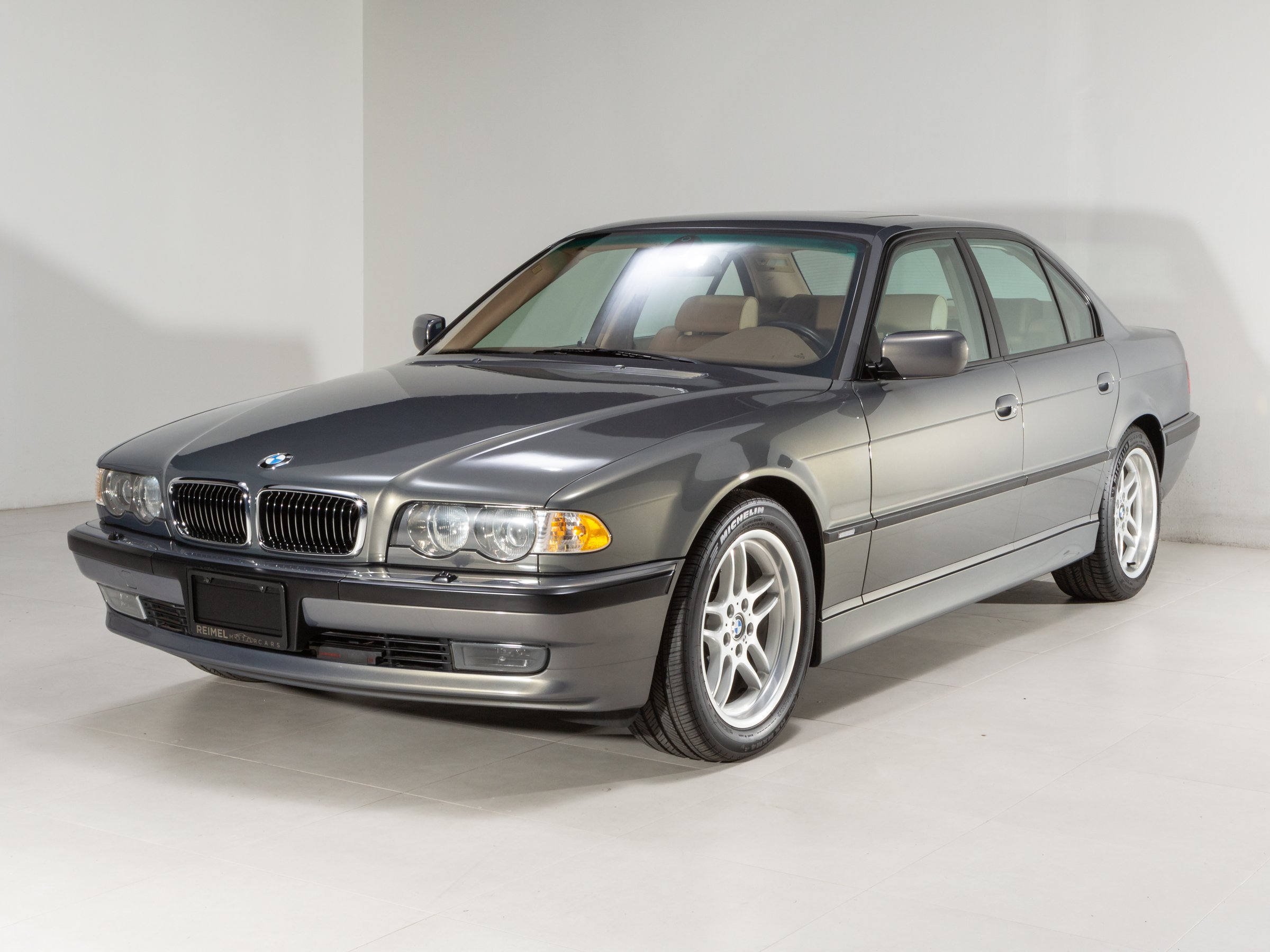 2001 BMW 740i