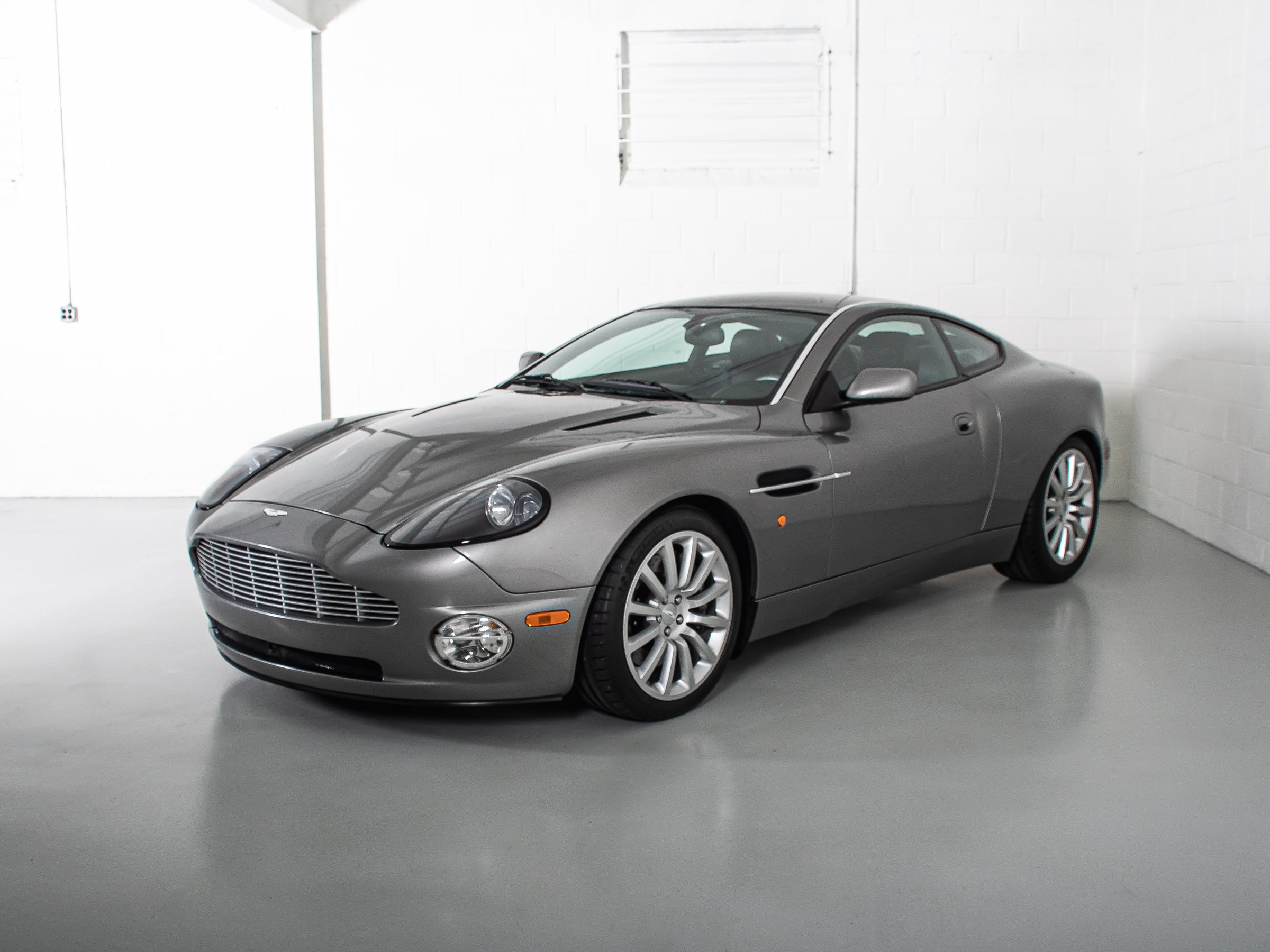 2003 Aston Martin Vanquish